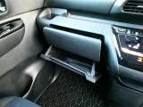助手席側の収納スペースも豊富です★