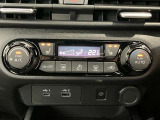 オートエアコン付きですので予め温度設定すれば後はセンサーが感知して設定温度を保ってくれますので快適なドライブが楽しめます。ヒータシートも装備してます!