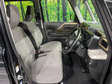 運転席シート廻りは使用感も少なく、良好な状態となっています。丁寧に使われていたことがよくわかりますね。