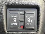 【両側パワースライドドア】スマートキーや運転席のスイッチで後席両側スライドドアの開閉が可能♪電動だから力を入れてドアを開ける必要が無く、小さなお子様でも簡単に開け閉めでき快適です♪