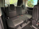 3列目シートはもちろん状態良好☆大人でもゆったりと座って頂けますので、大人数でのお出かけもラクラクです♪ご家族で、気の知れた仲間で、ドライブに行くのが楽しみですね♪