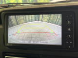 【バックカメラ】駐車時に後方がリアルタイム映像で確認できます。大型商業施設や立体駐車場での駐車時や、夜間のバック時に大活躍!運転スキルに関わらず、今や必須となった装備のひとつです!
