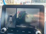 【マルチアラウンドモニター】専用のカメラにより、上から見下ろしたような視点で360度クルマの周囲を確認することができます☆死角部分も確認しやすく、狭い場所での切り返しや駐車もスムーズに行えます。