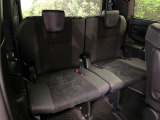 3列目シートはもちろん状態良好☆大人でもゆったりと座って頂けますので、大人数でのお出かけもラクラクです♪ご家族で、気の知れた仲間で、ドライブに行くのが楽しみですね♪
