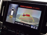 バックガイドモニターを装備しています、車庫入れもラクラクです。パノラミックビューモニターを搭載しています、上からの画像も表示されます。