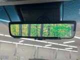 【デジタルインナーミラー】後席の大きな荷物や同乗者で後方が確認しづらい時でも安心!カメラが撮影した車両後方の映像をルームミラー内に表示。クリアな視界で状況の確認が可能です!