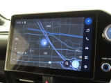 メーカー装着のディスプレイオーディオを装備しております。