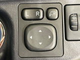 【電動格納ミラー】サイドミラーは電動格納式となっており、狭い駐車場でもキズがつくリスクを抑えられます。