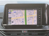 大きな画面に、大きくて明るい文字。とても使いやすい純正ナビゲーションです。