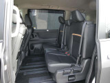 後席はスライド&リクライニング機構付!荷物の量に応じてフレキシブルに使えます。