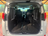 後席を格納すると、これだけの広さが!シーンに合わせたシートアレンジで、大きな荷物も積むことが出来ます♪