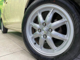 【純正15インチアルミホイール】外観にマッチした純正アルミホイールを装着しております。各種社外アルミホイールや、スタッドレスタイヤも取扱いしております。是非ご相談ください♪