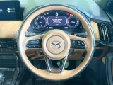 【純正革巻きステアリング】上質な革を使用することで、手にしっかり馴染みとても運転しやすいハンドルです♪