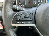 ナビの音量など車両情報を手元で操作できるハンドルスイッチ付き。