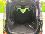 後席を格納すると、これだけの広さが!シーンに合わせたシートアレンジで、大きな荷物も積むことが出来ます♪