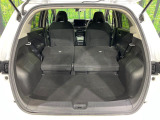 後席を格納すると、これだけの広さが!シーンに合わせたシートアレンジで、大きな荷物も積むことが出来ます♪