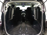ミニバン最大級のスペース!ご家族、お友達とのキャンプやバーベキューほか、お仕事でも十分な容量が有ります!