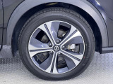 【純正アルミホイール】オシャレな純正アルミホイール付きですので見た目がカッコイイですよ♪