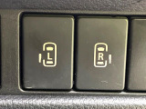 【両側パワースライドドア】スマートキーや運転席のスイッチで後席両側スライドドアの開閉が可能♪電動だから力を入れてドアを開ける必要が無く、小さなお子様でも簡単に開け閉めでき快適です♪