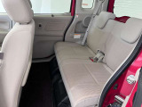 クッション性が高い後席シートでゆったりと座ることができます!