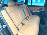 ●後部座席も気になるようなキズ・汚れやへたり等、大きなダメージはなく、良好な状態です。