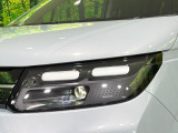 【LEDヘッドライト】悪天候や夜間走行時も良好な視界を確保し安心して運転できる高輝度LEDヘッドライトを装備!点灯速度が早く、消費電力も抑えられています。
