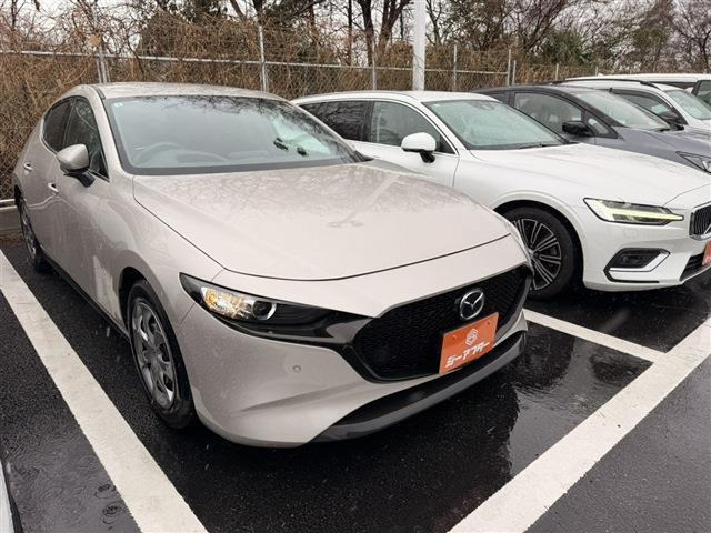 MAZDA3ファストバック1.5 15C禁煙車 純正ナビ バックカメラ