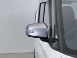 【ウインカー付ドアミラー】視認性が上がり、車・バイク事故防止にもつながります。