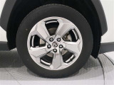 純正アルミホイールを装備しております。(225/60R18)