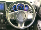 ステアリングも使用感が少なく、きれいな状態となっております♪