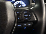 ステアリングスイッチではオーディオ操作が可能です。運転中のご利用は十分にご注意ください。