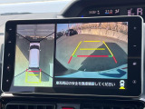 【パノラマモニター】専用のカメラにより、上から見下ろしたような視点で360度クルマの周囲を確認することができます☆死角部分も確認しやすく、狭い場所での切り返しや駐車もスムーズに行えます。