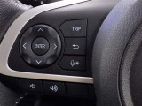 ステアリングスイッチ装備!運転しながら手元でオーディオの操作などができます。
