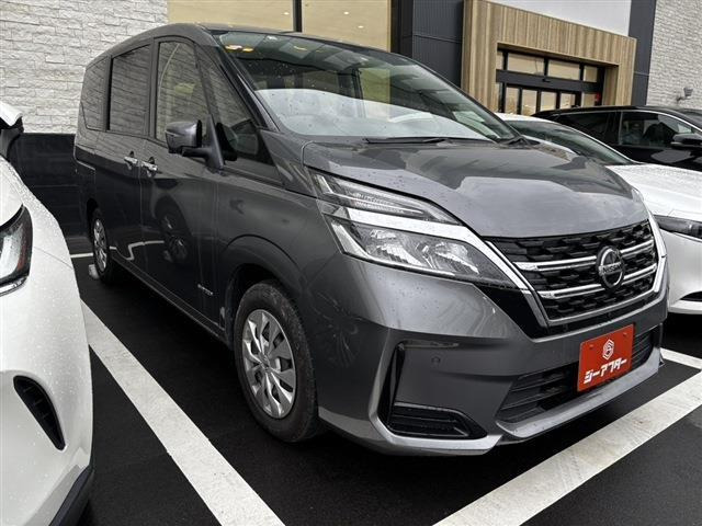 セレナ 2.0 XV 禁煙車 社外ナビ 全周囲カメラ