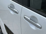 スマート機能付き運転席ドアハンドルです!!左側も同様です♪