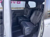 ゆとりある広々とした車内空間は、ドライブを始め買い物やレジャーなど、幅広く活躍します。一人でもみんなとでもお出かけを楽しみましょう!
