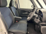 【運転席シート】ゆったりと広々した空間です。ストレスなく運転ができますよ!