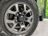 【純正15インチアルミホイール】外観にマッチした純正アルミホイールを装着しております。各種社外アルミホイールや、スタッドレスタイヤも取扱いしております。是非ご相談ください♪