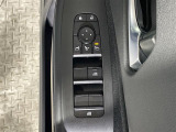 【パワーウインドウ】運転席のスイッチで、各席の窓ガラスの開閉ができます!あると便利ですよね!