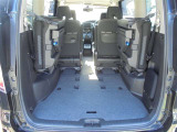 ワゴンならではの広々としたラゲージスペースを備えています。ライフスタイルに合わせていろいろな物を積み込めます!