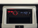 【CDプレイヤー】WALKMANなどのDAPやスマートフォンをUSBケーブルで接続して音楽を再生することも可能。別途ナビゲーションシステムの取付も承っておりますので、スタッフにご相談ください。