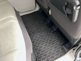 フロアマットもきれいな状態です。