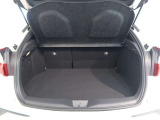 広々としたラゲージスペースを備えています。大きなものや長さのある荷物もしっかりと積み込めます。