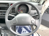 ステアリングも使用感が少なく、きれいな状態となっております♪