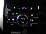 【オートエアコン】もちろんエアコン装備済み☆車内温度を設定すれば、風量・噴出し口が自動で設定温度に調整。ワンランク上の装備です!