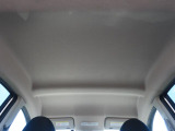 天井の状態も良好です。タバコを吸っていた車は、天井の色が変色してしまっているものもあります。中古車探しの際は、天井の状態も重要なポイントですよ!