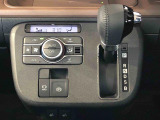 温度を設定すれば、自動で車内の温度管理をしてくれる優れものです♪ATミッションで運転楽々