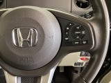 ハンドルにHondaセンシング系のクルーズコントロールやレーンキープアシストなどのスイッチが装備されています。ハンドルから手を離さず安全に操作できます。