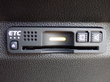 ■【ETC車載器】が装備されています。セットアップをしてお渡しとなり、ETCカードを差し込むだけで高速道路の利用が可能です。