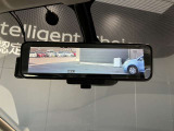 スマートルームミラーも付いてます☆後方ピラーや荷物、後席に同乗している方や曇りなど視界が遮られた場合でも後方カメラからの映像で安全確認をすることが出来て安心です☆